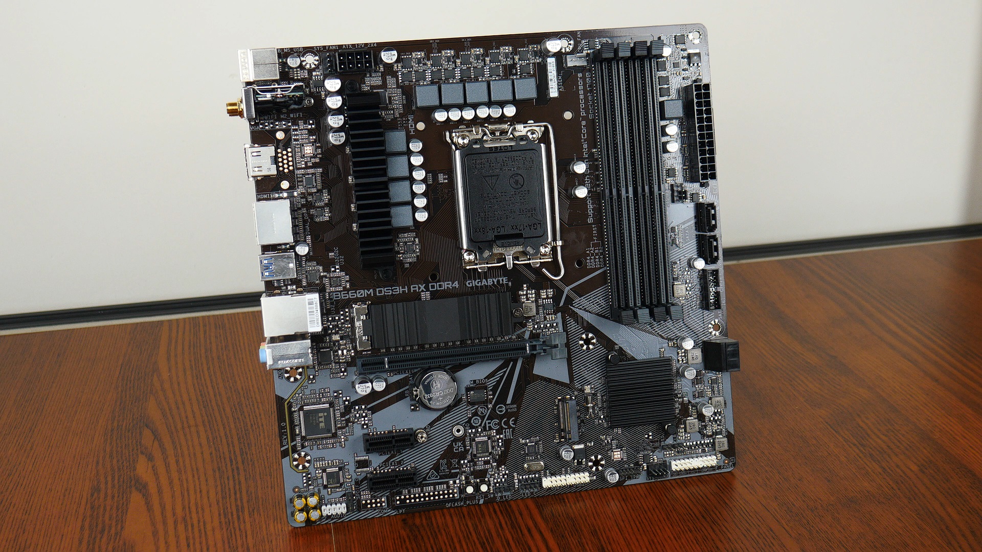 Gigabyte B660M DS3H AX DDR4 Motherboard - Unboxing & Overview
